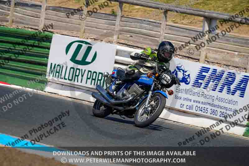 Vintage motorcycle club;eventdigitalimages;mallory park;mallory park trackday photographs;no limits trackdays;peter wileman photography;trackday digital images;trackday photos;vmcc festival 1000 bikes photographs